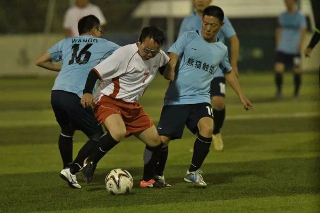 山东泰山1-2河南俱乐部，受密集赛程与伤病影响发挥未达预期